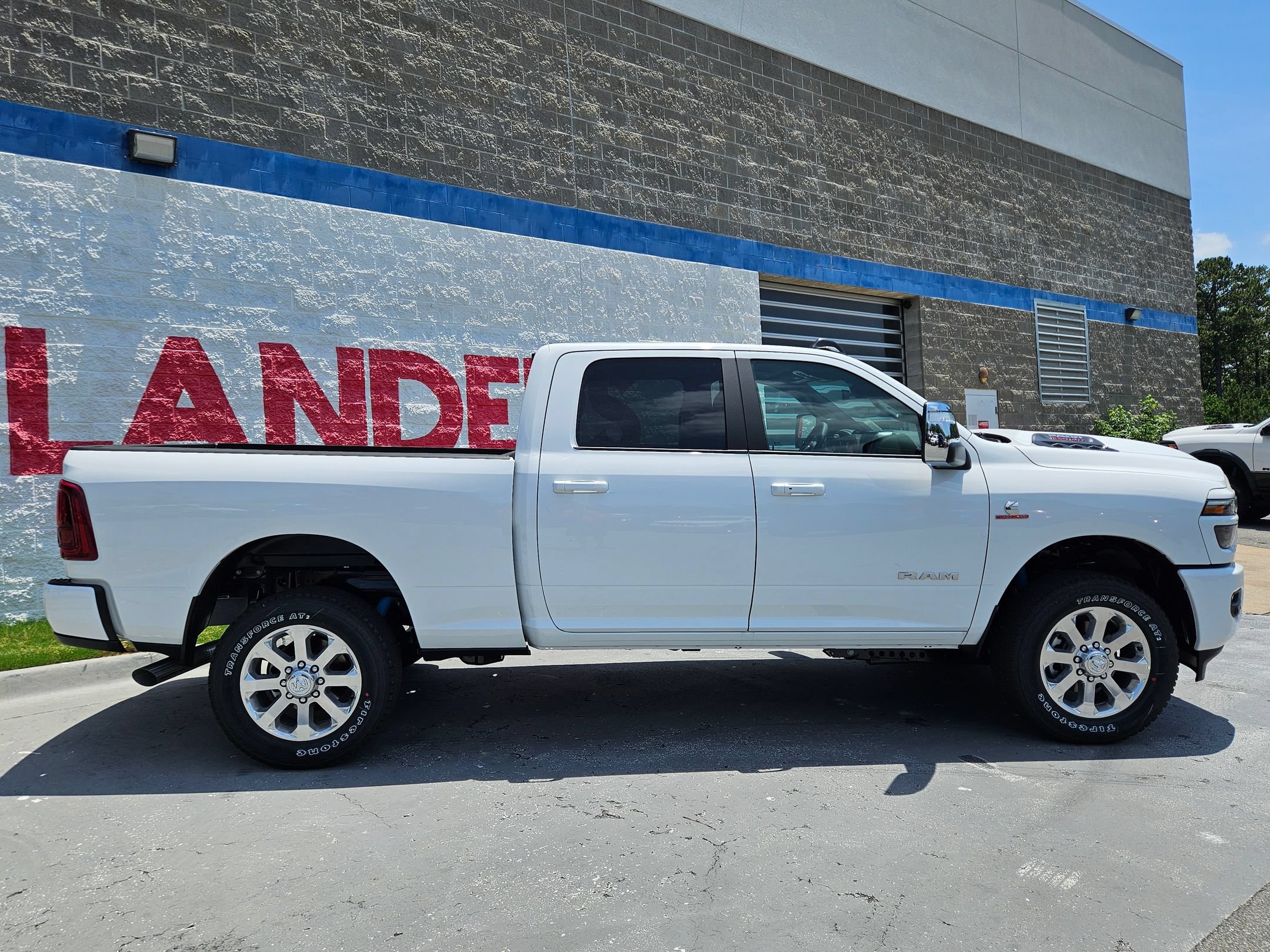 New 2026 RAM 2500 Laramie w/ Sport Appearance Package AWD/4WD image 8