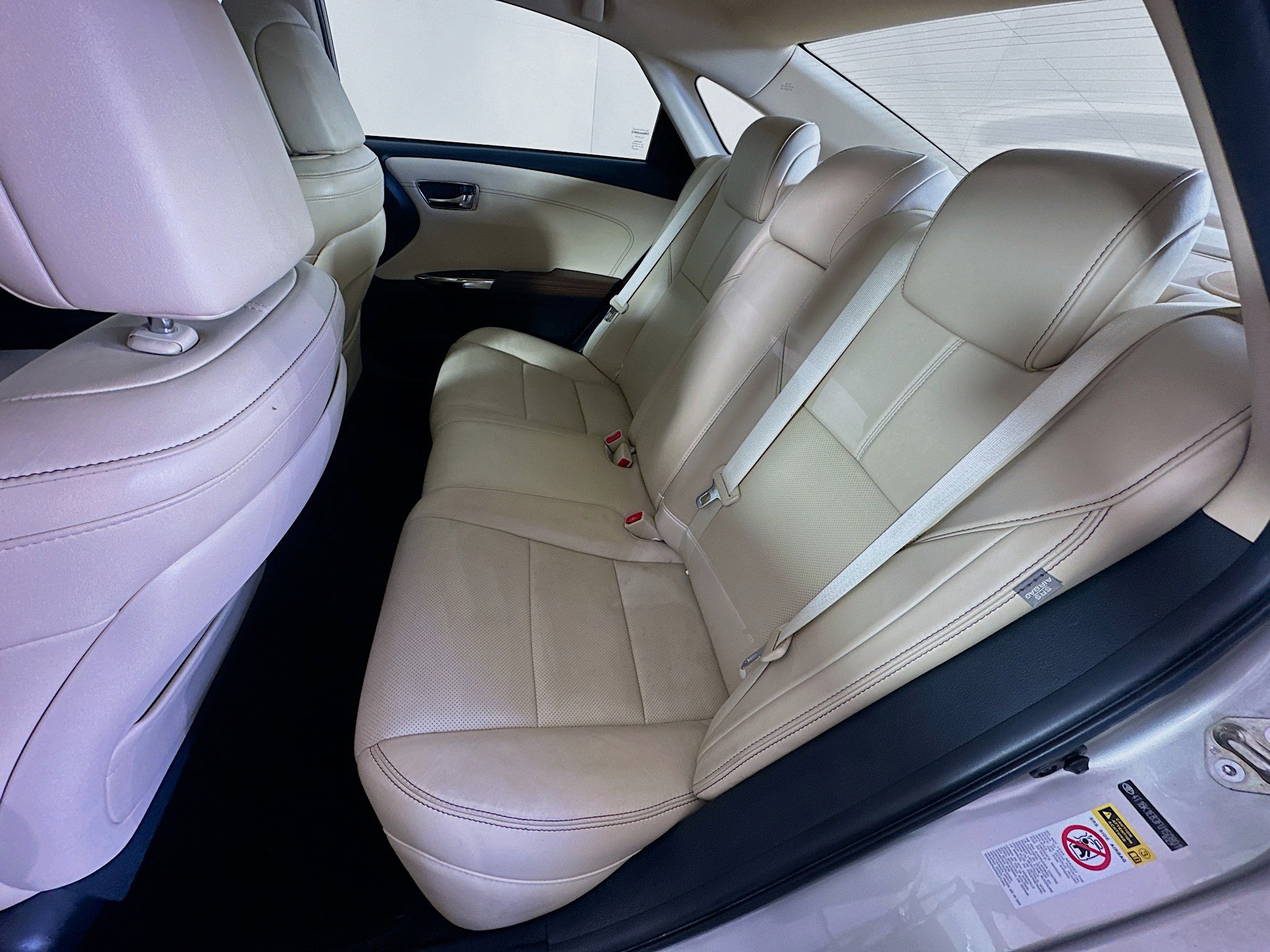 Used 2015 Toyota Avalon Limited w/ Technology Package FWD image 30