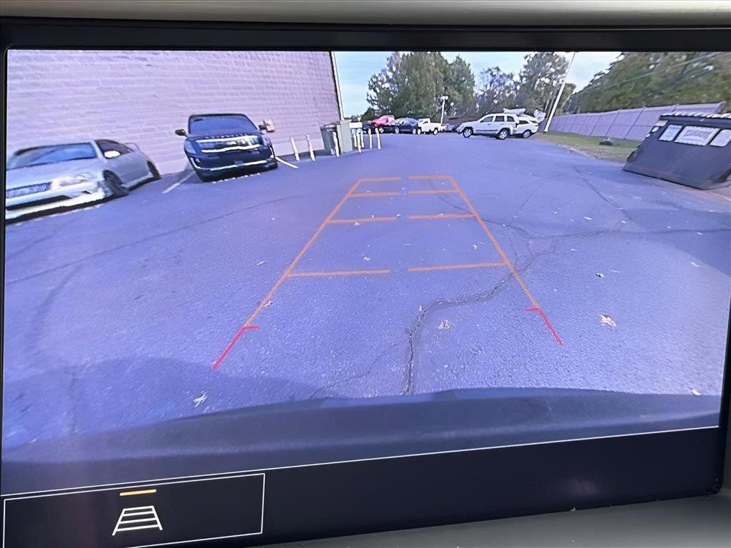 Used 2023 GMC Acadia SLT image 25