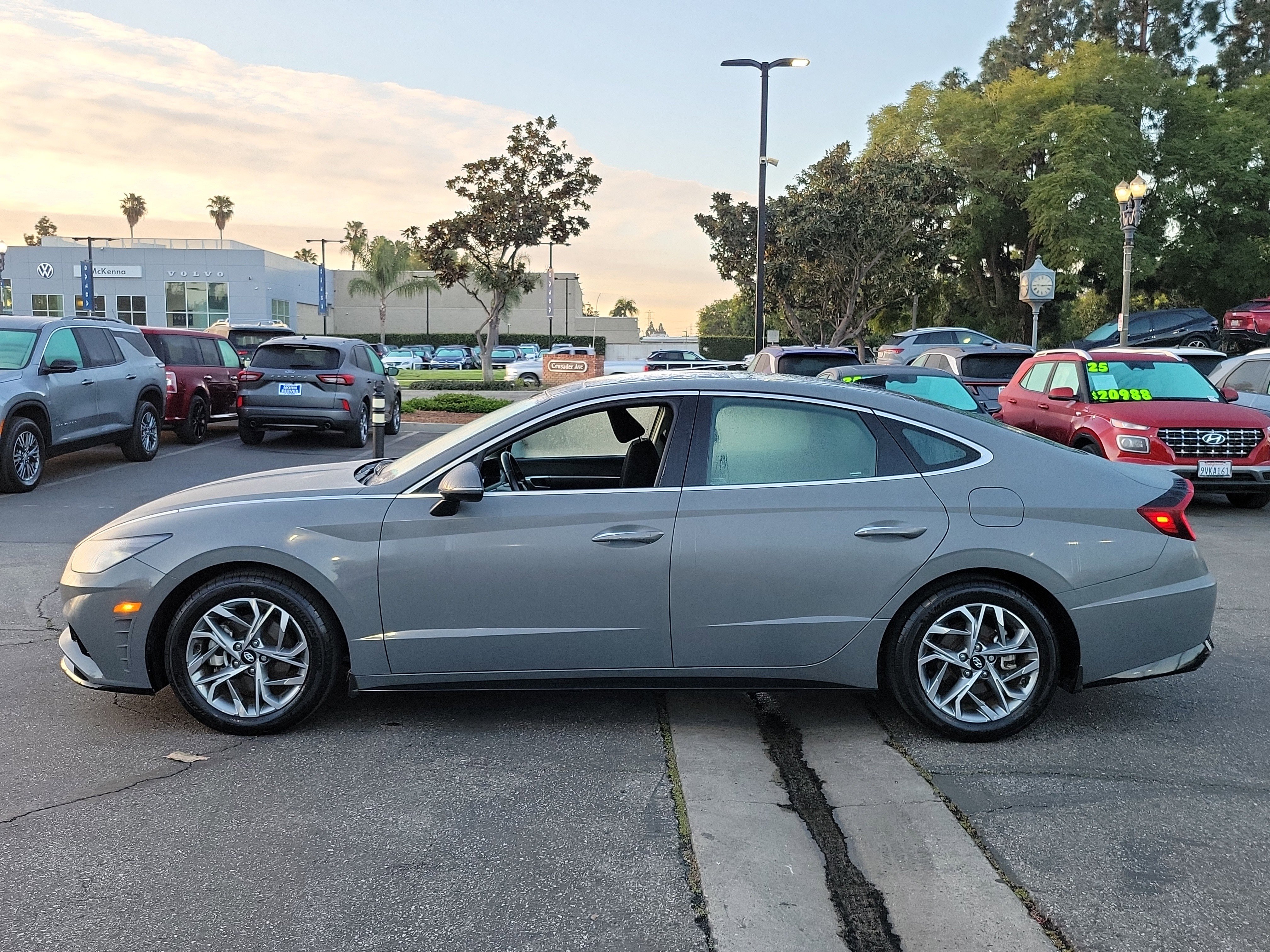 Certified 2023 Hyundai Sonata SEL w/ Convenience Package image 3