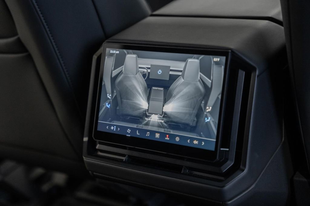 Used 2024 Tesla Cybertruck AWD Crew Cab image 38