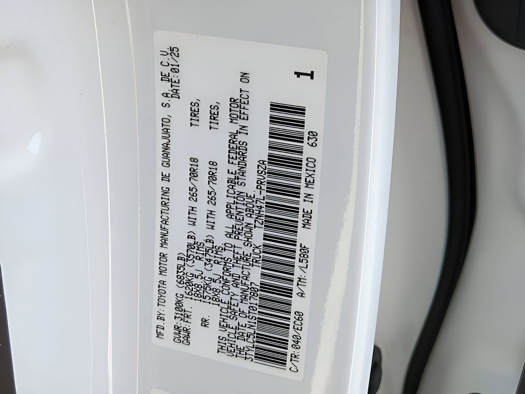 Used 2025 Toyota Tacoma Trailhunter image 30