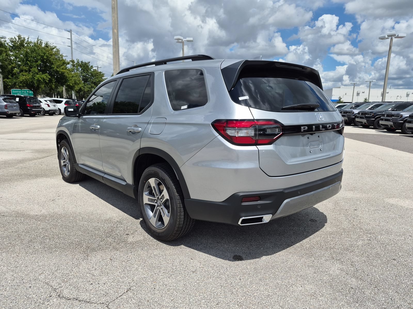 New 2026 Honda Pilot EX-L image 4