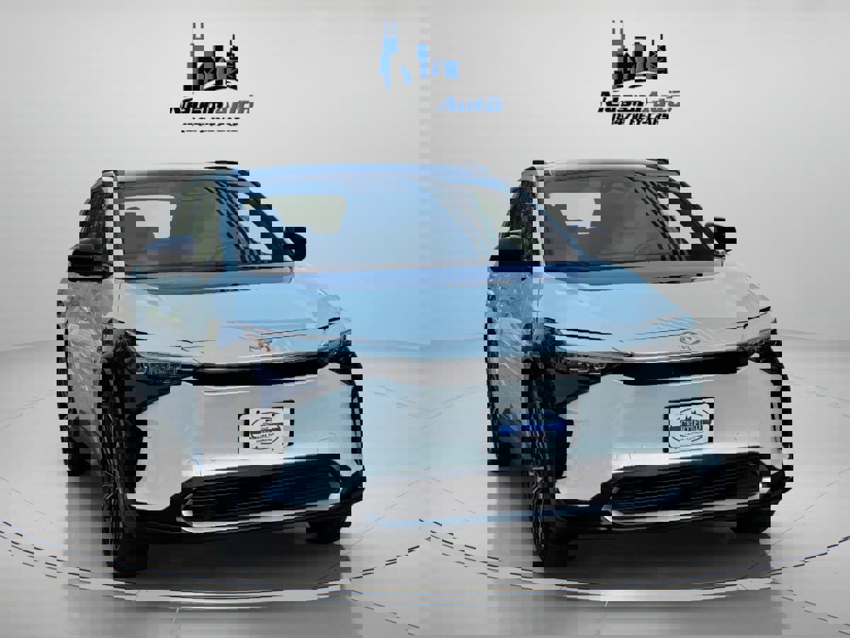 Used 2023 Toyota bZ4X Limited image 2