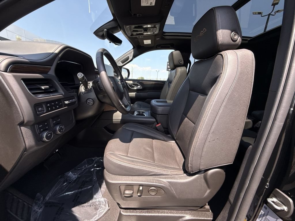 Used 2022 Chevrolet Suburban High Country AWD/4WD image 13