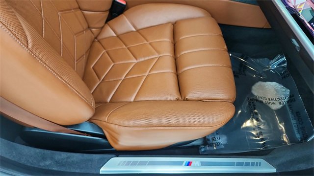 Used 2023 BMW i7 xDrive60 image 23