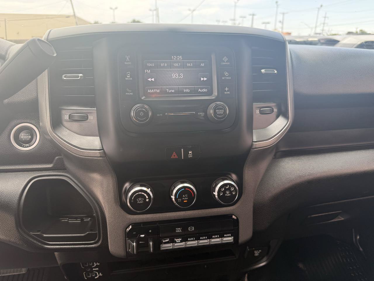 Used 2022 RAM 2500 Tradesman w/ Chrome Appearance Group AWD/4WD image 21