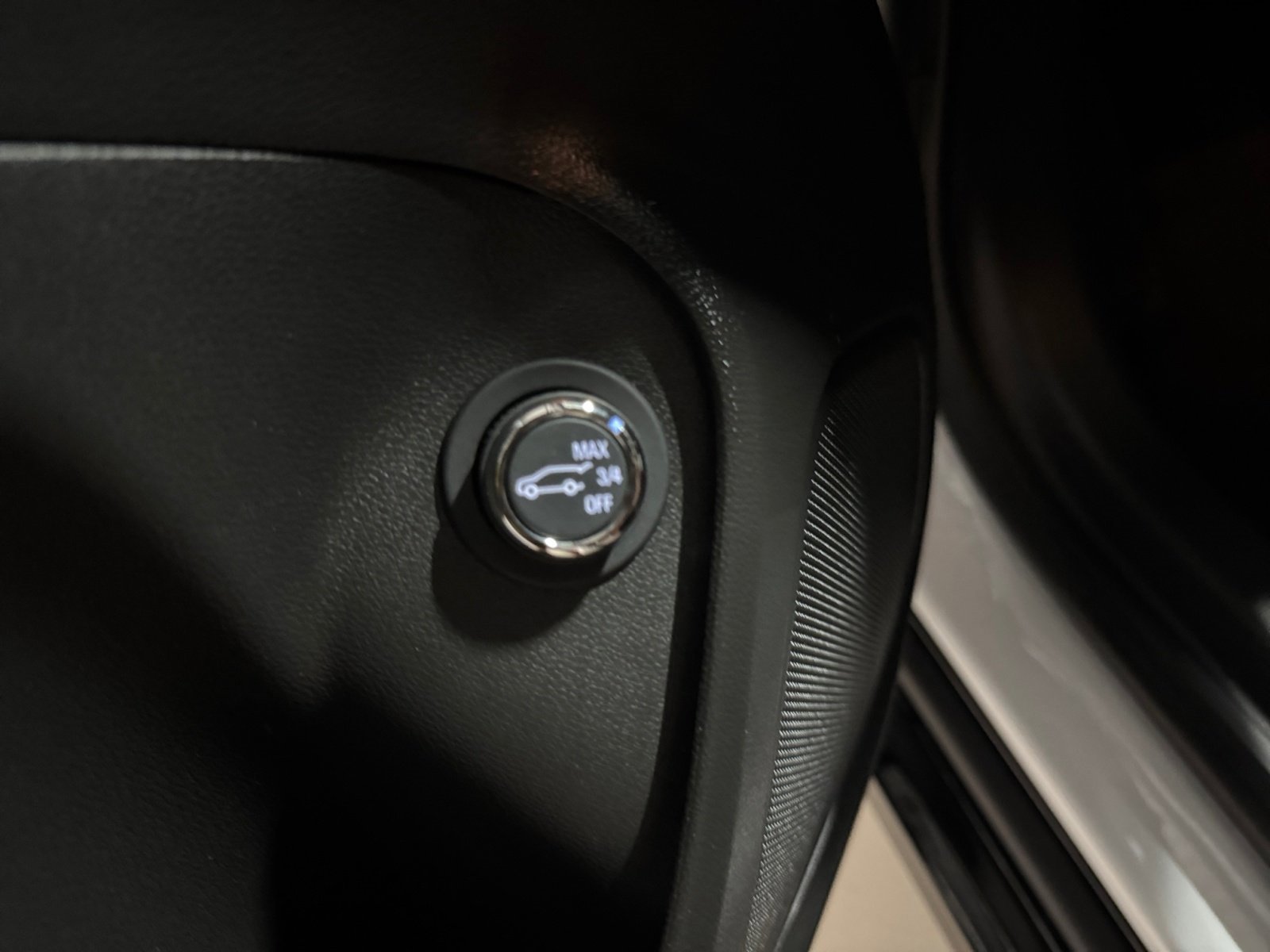 Used 2025 Buick Encore GX Sport Touring w/ Comfort Package image 41