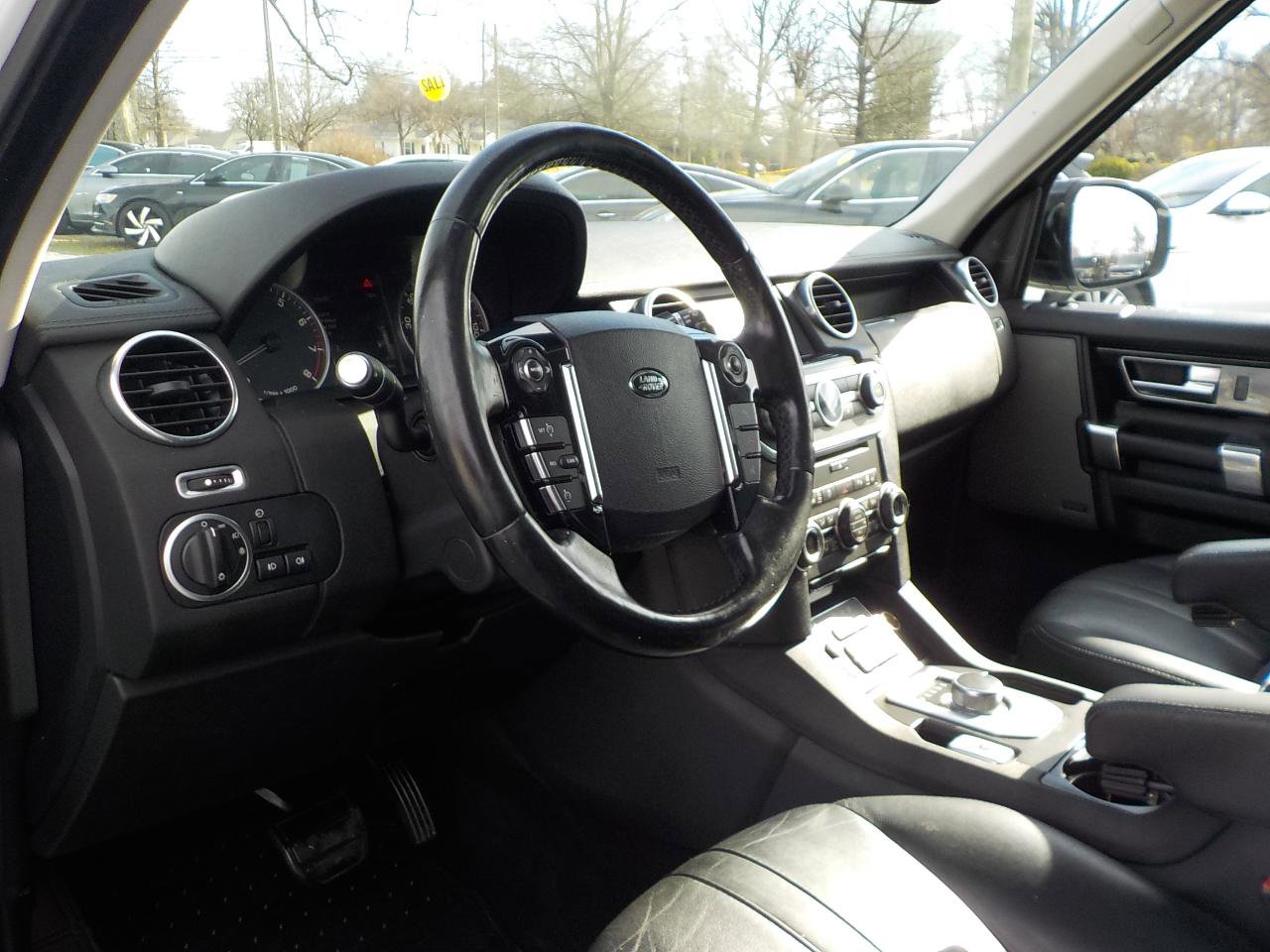Used 2015 Land Rover LR4 HSE AWD/4WD image 9