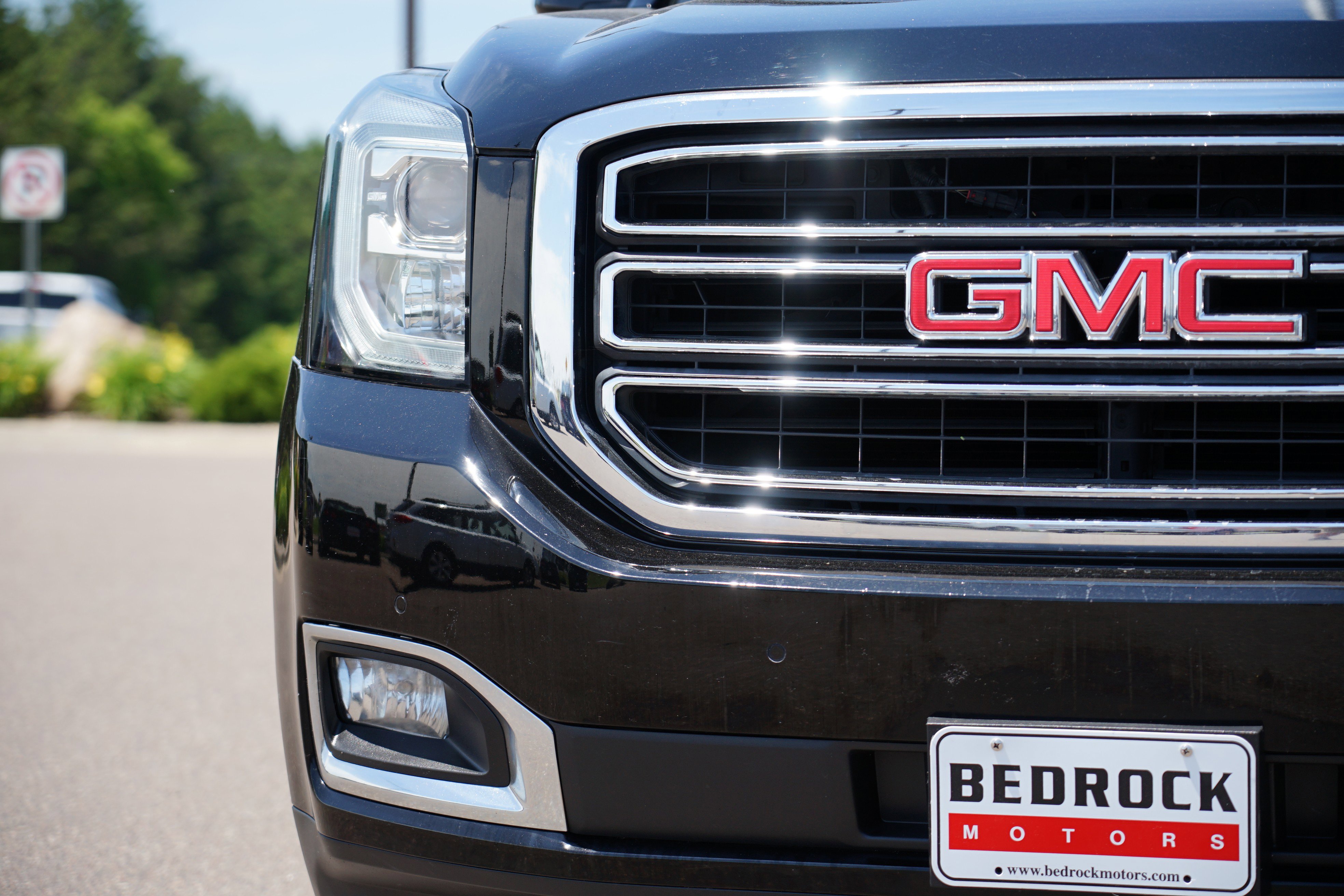 Used 2019 GMC Yukon XL SLE w/ SLE Value Package image 9