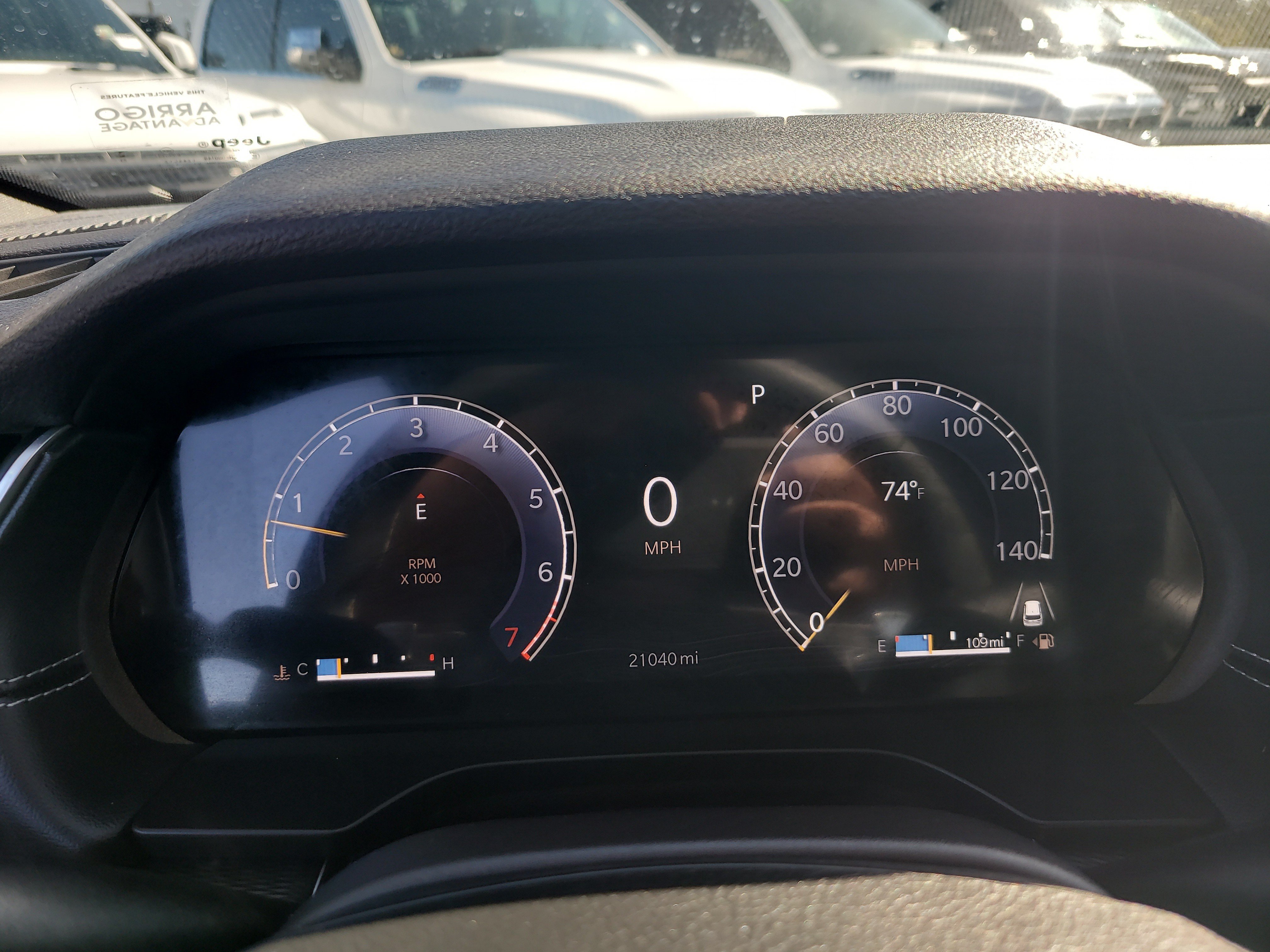 Used 2024 Jeep Grand Cherokee Laredo AWD/4WD image 29