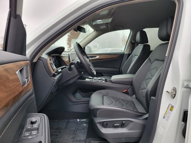 Used 2025 Volkswagen Atlas SE image 19