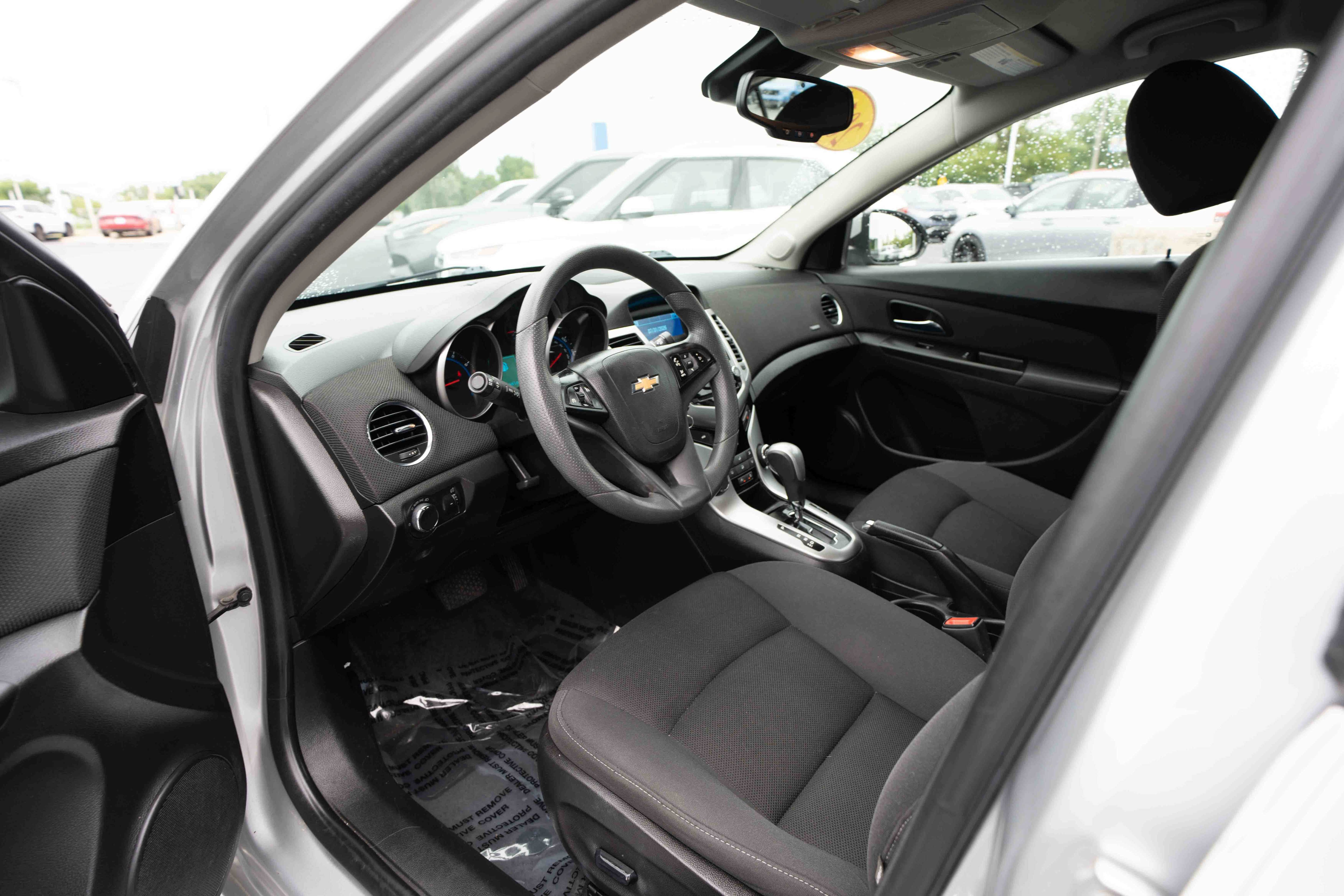 Used 2016 Chevrolet Cruze LT FWD image 8
