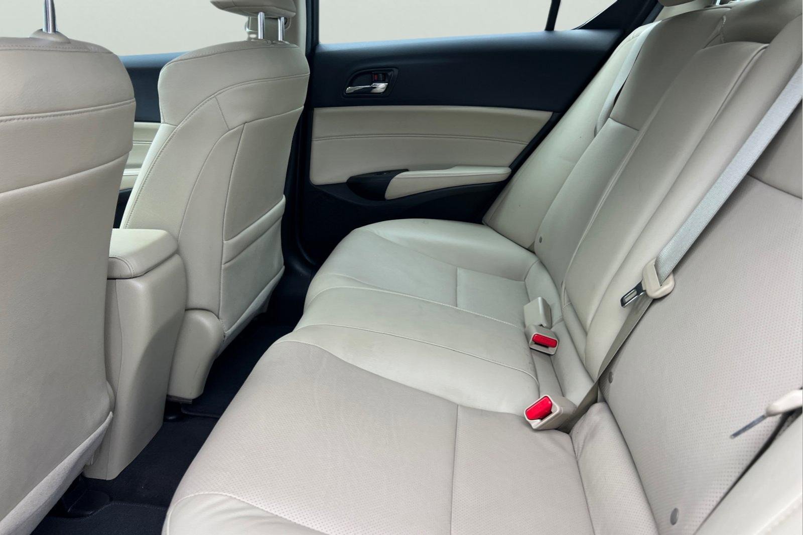 Used 2016 Acura ILX image 5