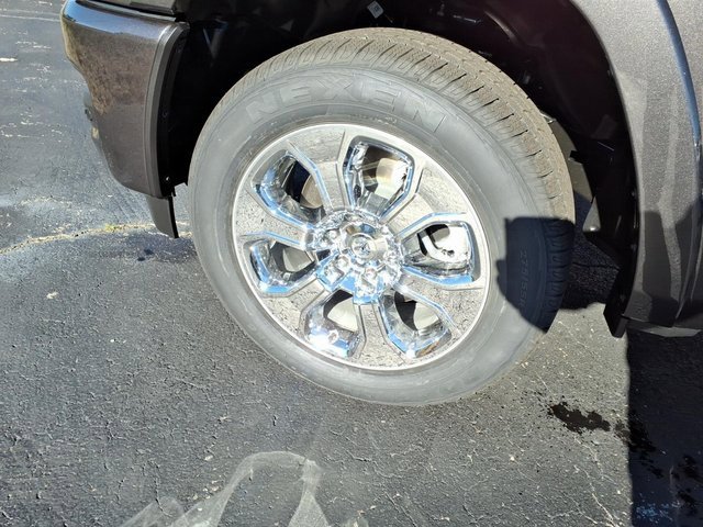 New 2026 RAM 1500 4x4 Crew Cab image 6