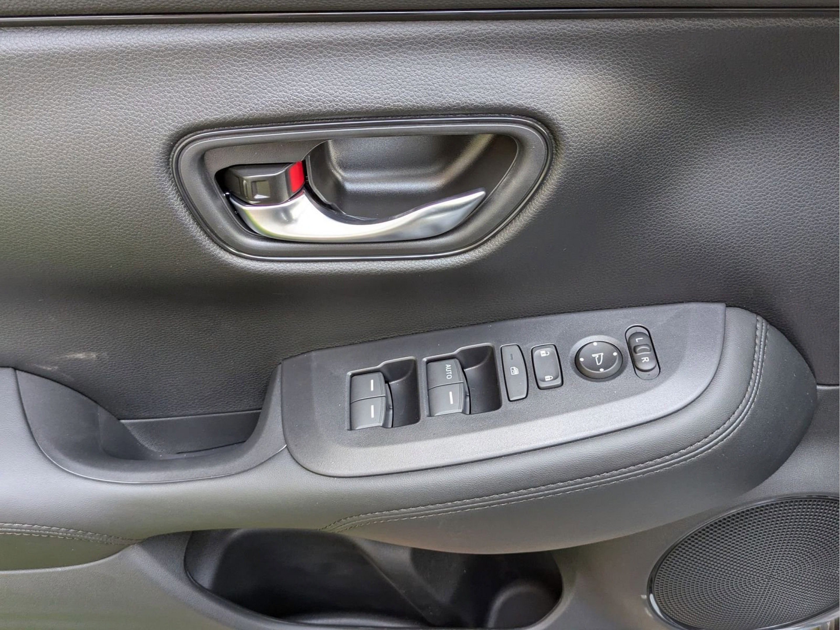 New 2027 Honda HR-V LX image 21