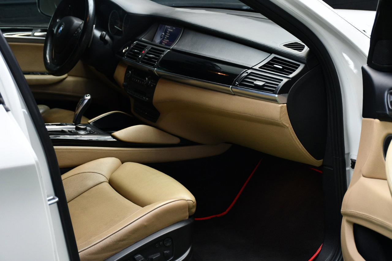 Used 2014 BMW X6 M image 44