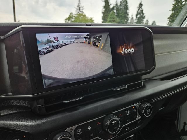 Used 2024 Jeep Wrangler Unlimited Sahara AWD/4WD image 35