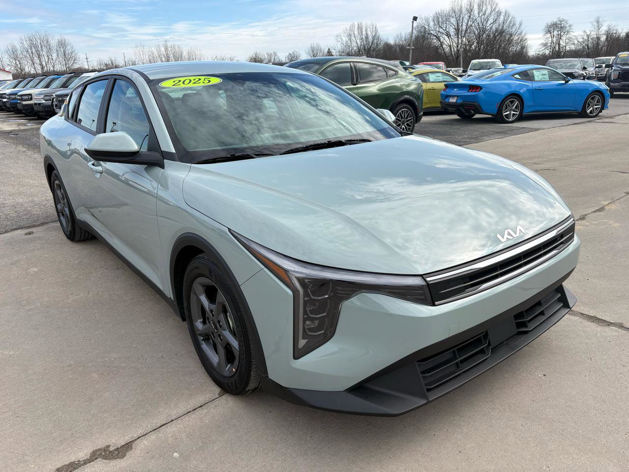 Used 2025 Kia K4 FWD image 1