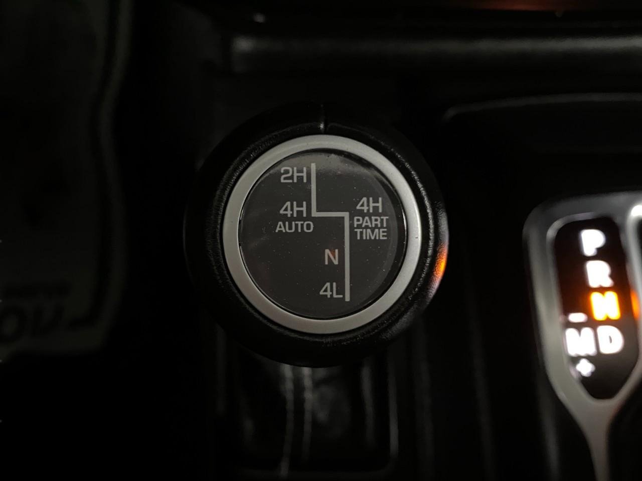 Used 2023 Jeep Wrangler Unlimited Sahara w/ Cold Weather Group AWD/4WD image 26