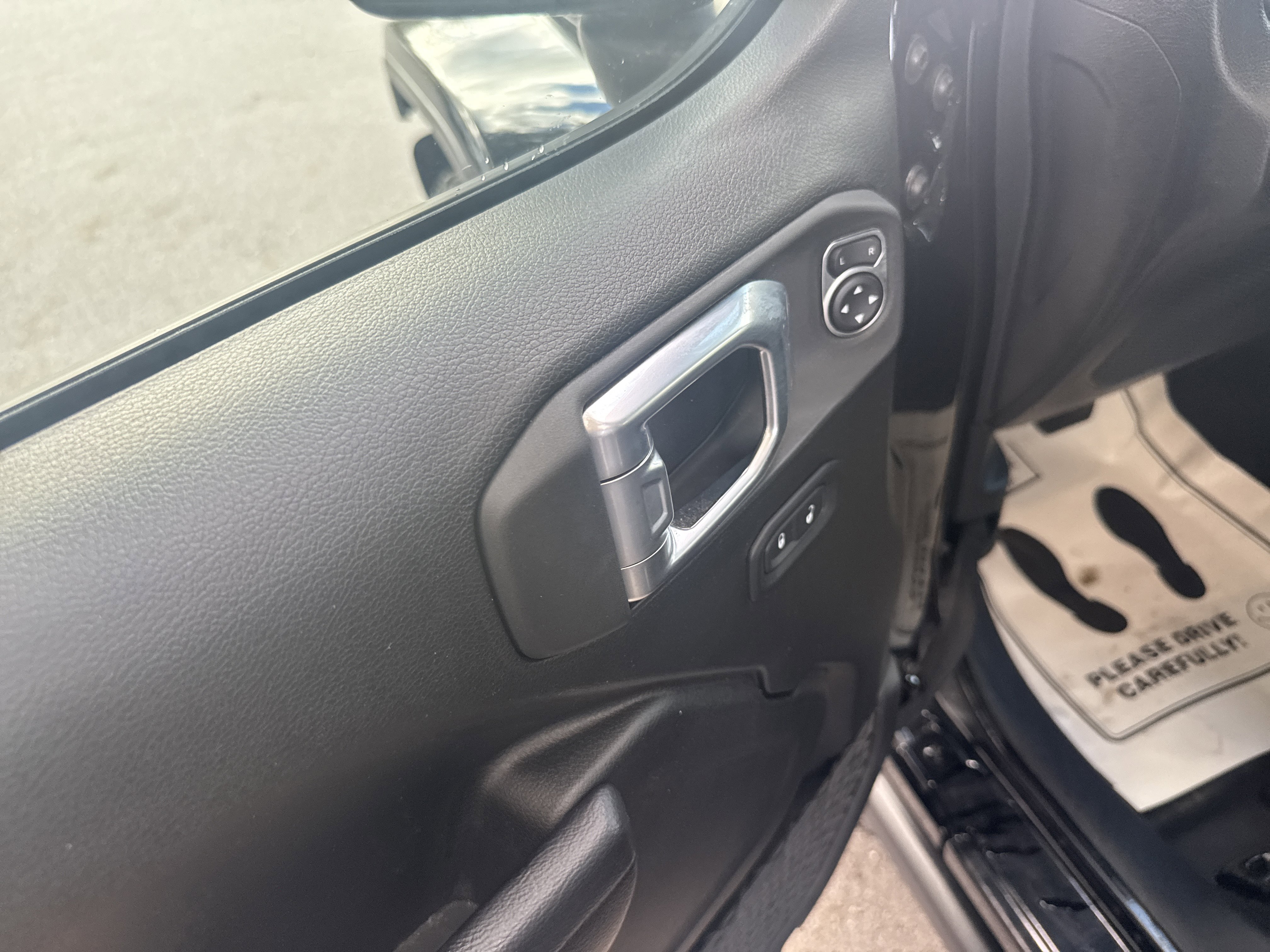 Used 2022 Jeep Gladiator Willys image 16