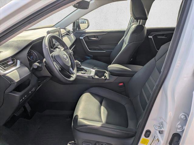 Used 2021 Toyota RAV4 XLE Premium image 14