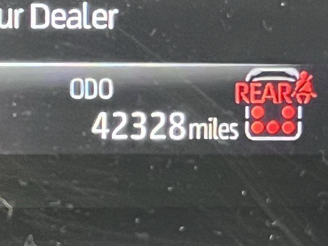 Used 2024 Toyota Highlander XLE image 4