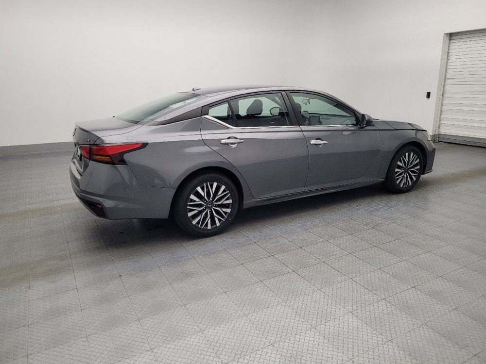 Used 2024 Nissan Altima 2.5 SV image 10