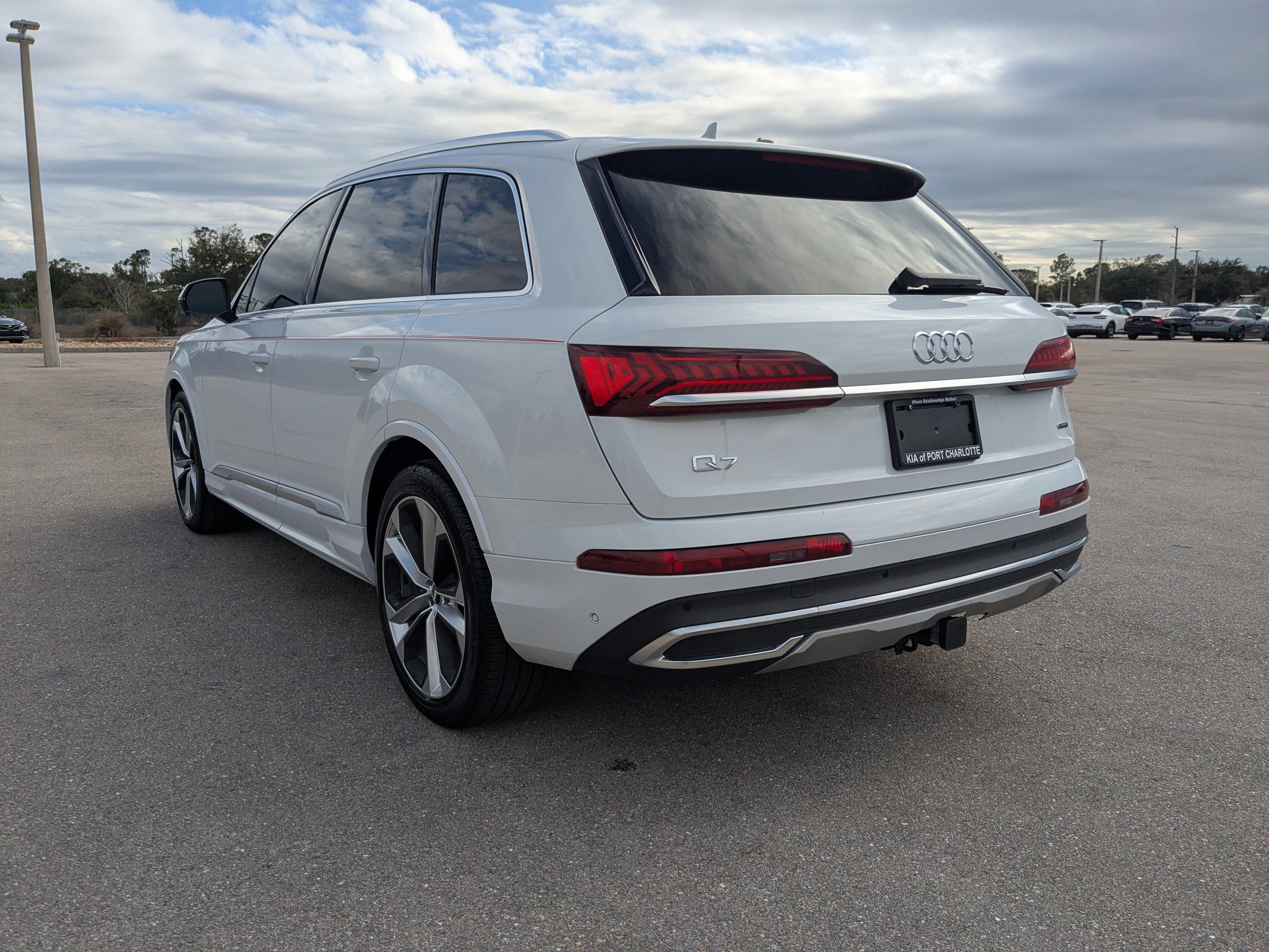 Used 2020 Audi Q7 3.0T Prestige image 6