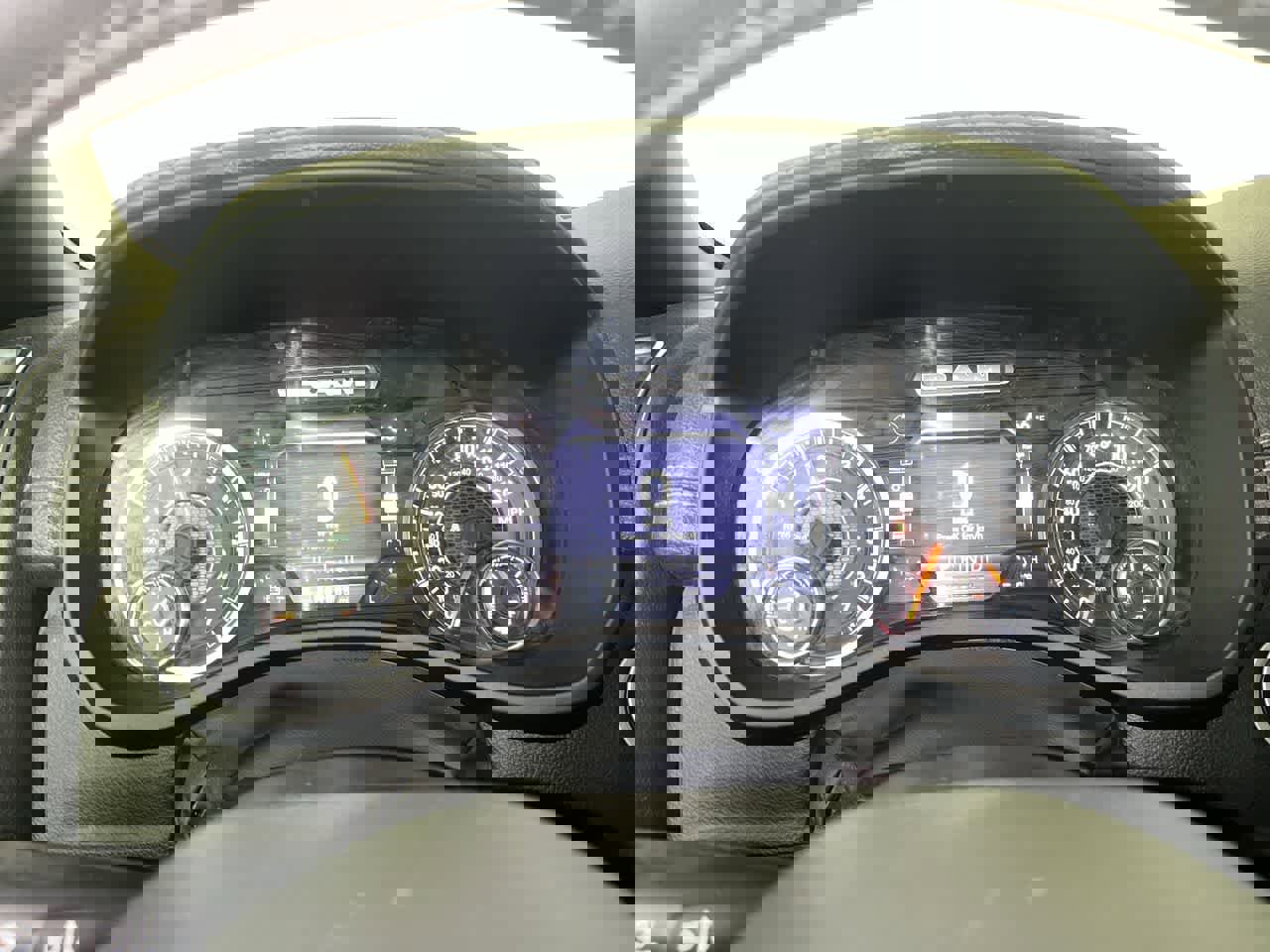 Used 2024 RAM 1500 Laramie image 17