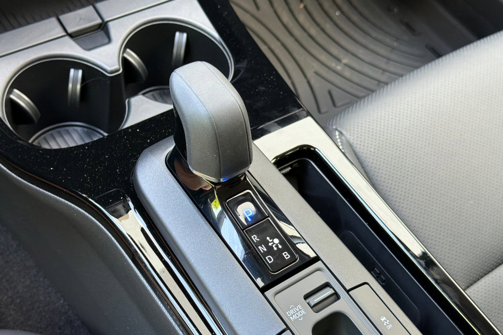 New 2026 Toyota Prius XLE FWD image 19