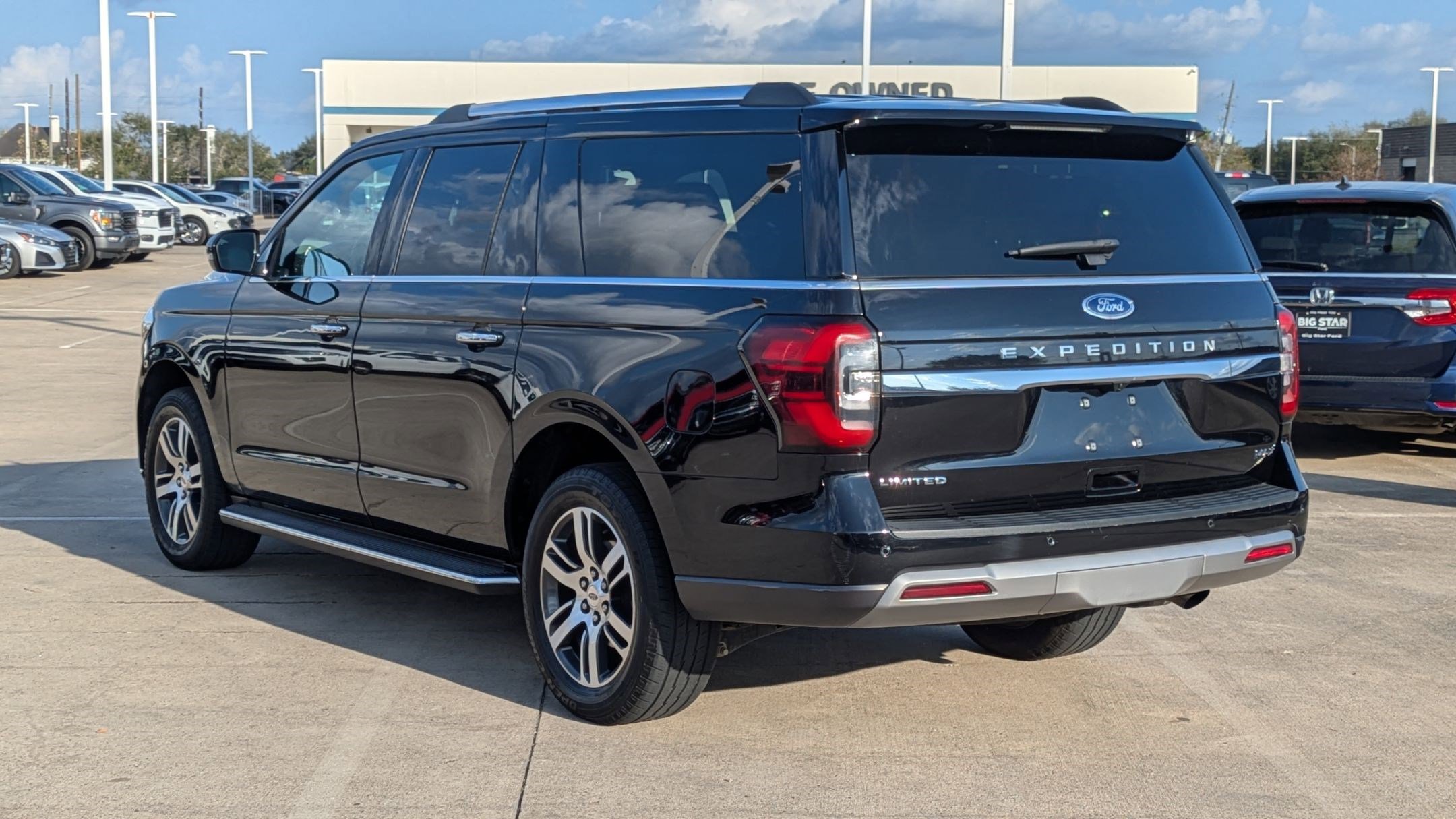 Used 2023 Ford Expedition Max Limited image 6