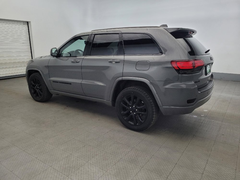 Used 2022 Jeep Grand Cherokee Laredo X image 3