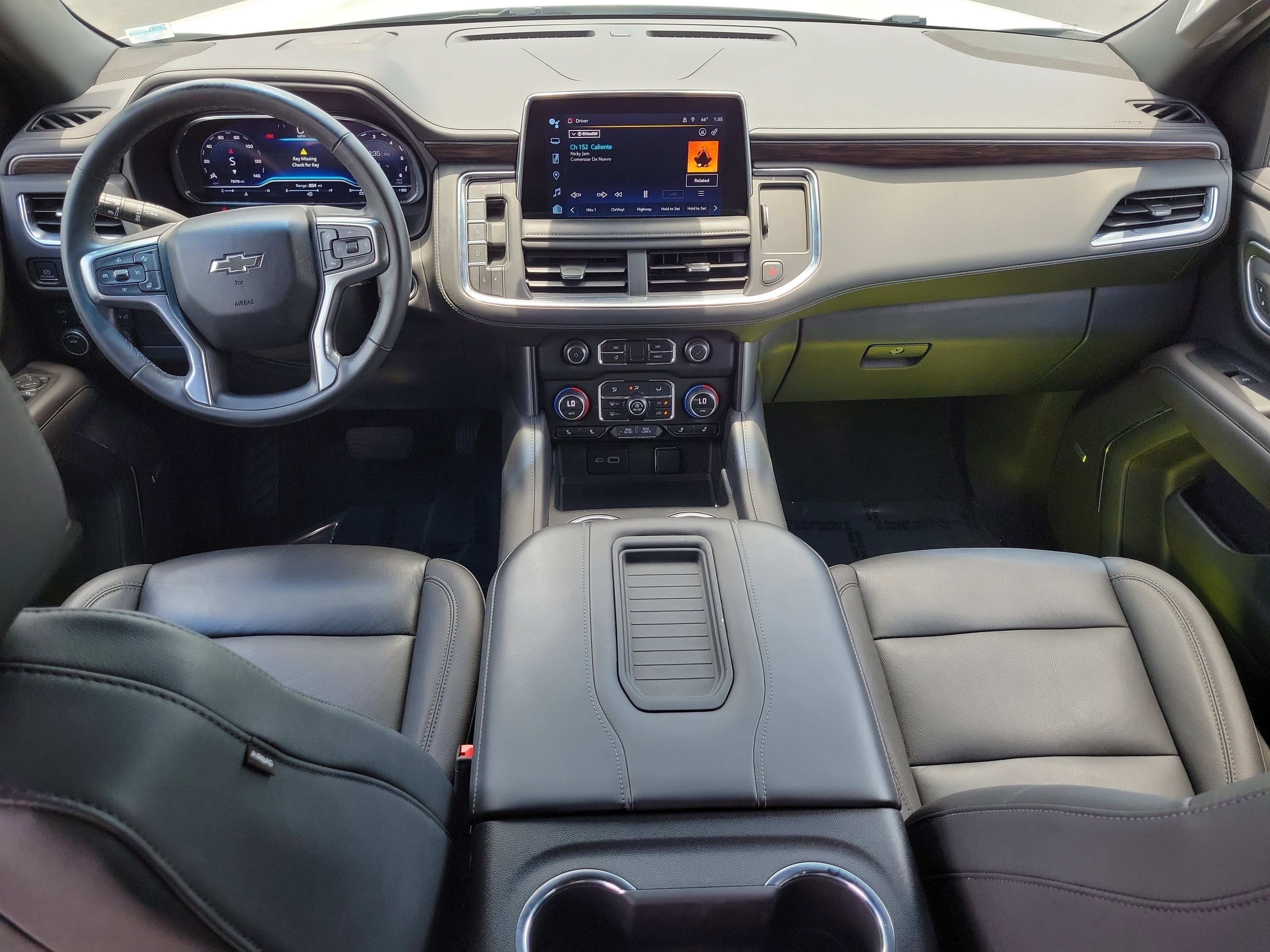 Used 2023 Chevrolet Tahoe Z71 w/ Luxury Package AWD/4WD image 16