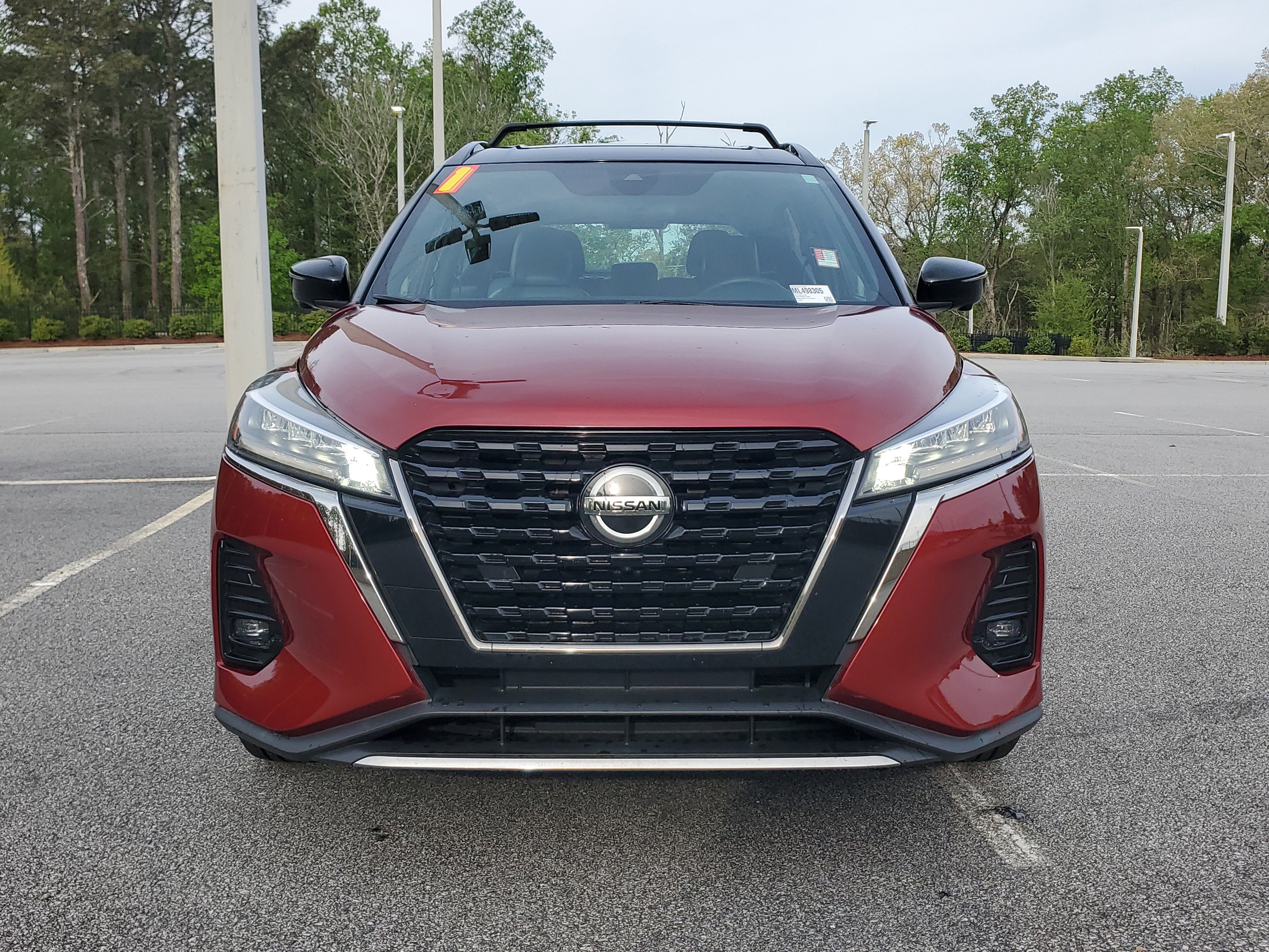 Used 2021 Nissan Kicks SR w/ SR Premium Package image 2