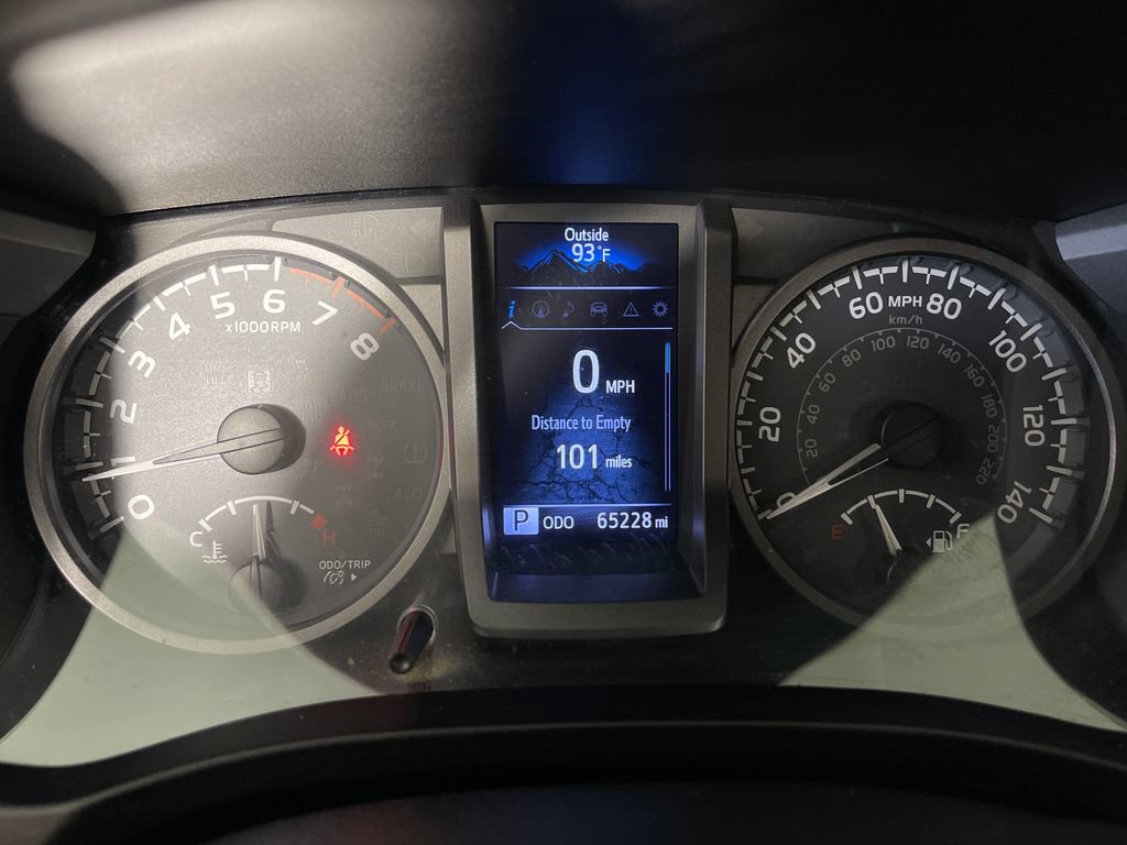 Used 2018 Toyota Tacoma TRD Sport RWD image 28