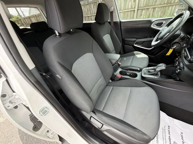 Used 2022 Kia Soul LX FWD image 27