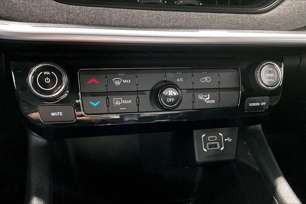 Used 2023 Jeep Compass Sport image 15