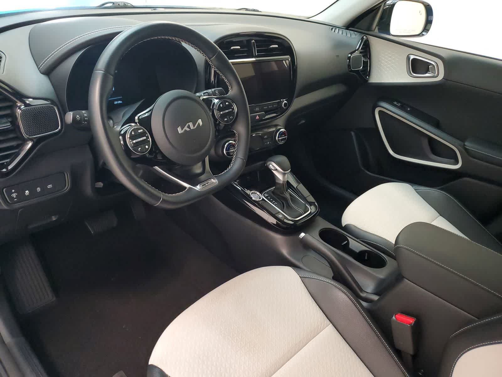Used 2024 Kia Soul GT-Line FWD video 2