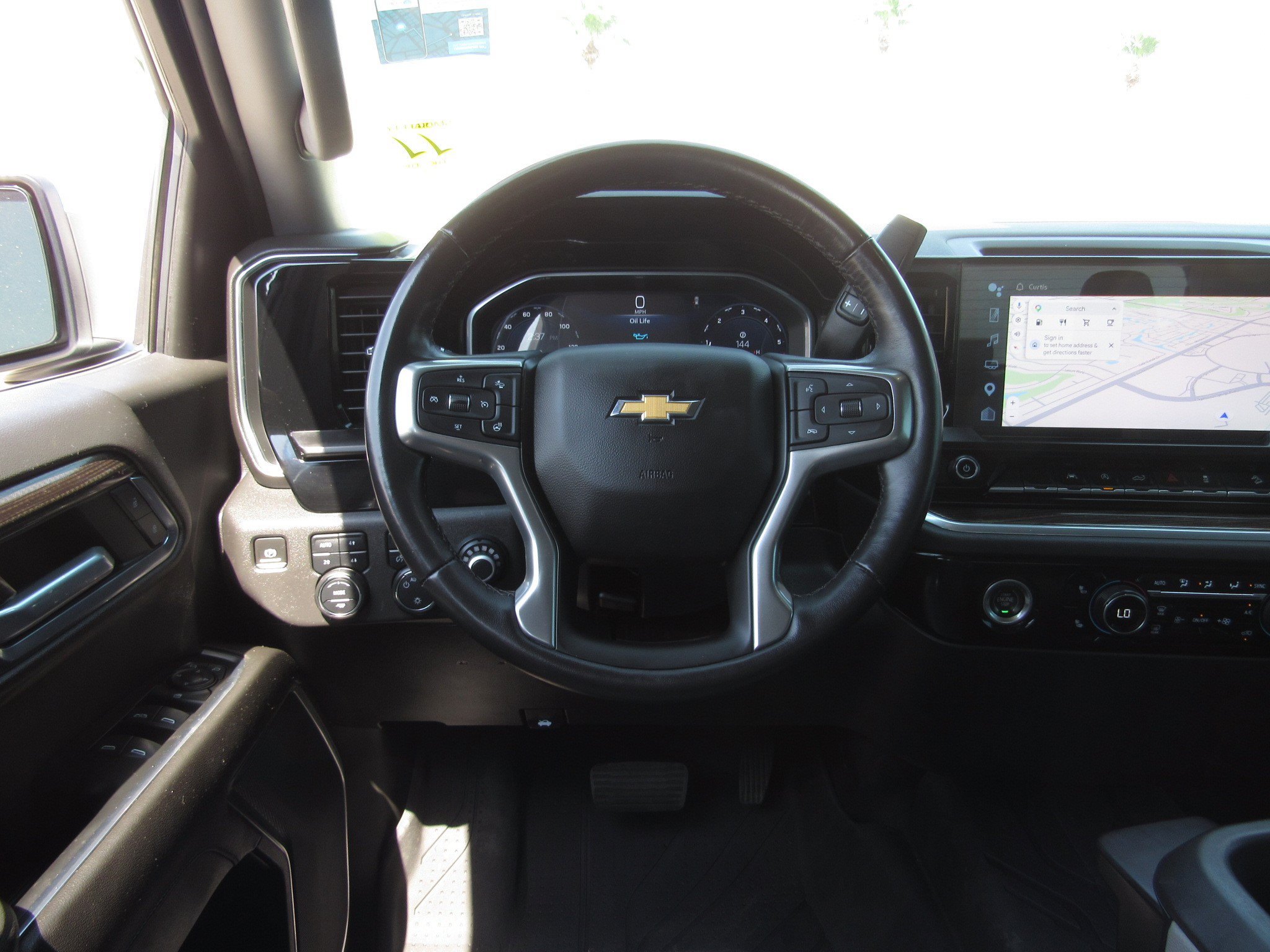 Used 2022 Chevrolet Silverado 1500 LT w/ Z71 Off-Road Package AWD/4WD image 23