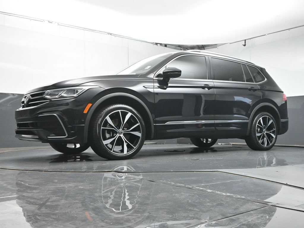 Used 2024 Volkswagen Tiguan SEL R-Line AWD/4WD image 30