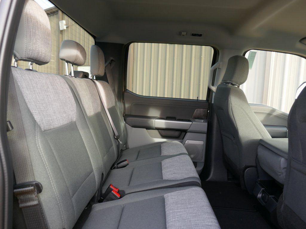 New 2026 Ford F250 XLT w/ XLT Premium Package image 16