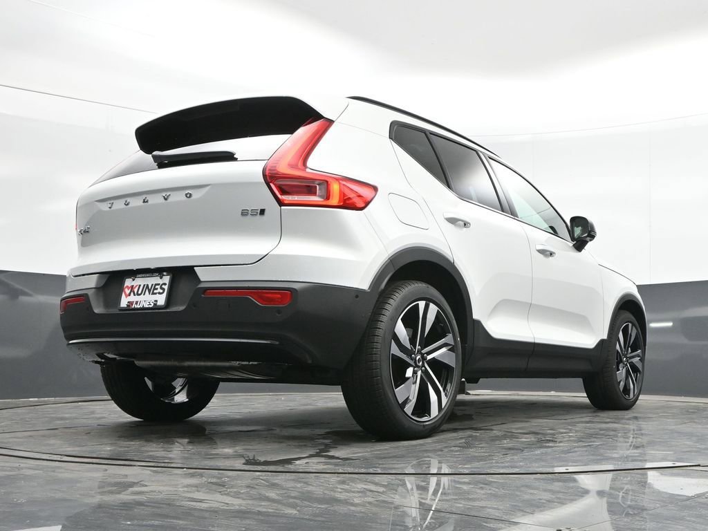 New 2025 Volvo XC40 B5 Plus w/ Protection Package Premier image 38