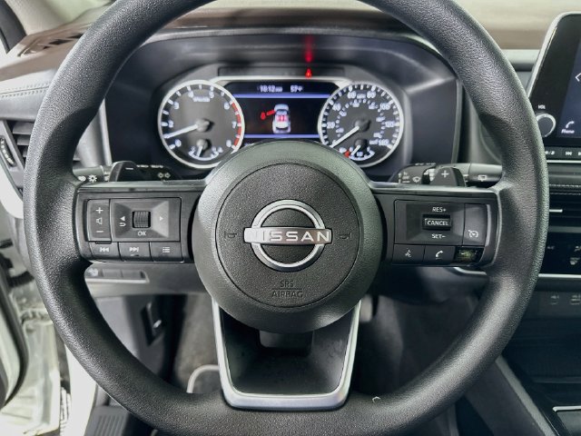 Used 2023 Nissan Rogue S AWD/4WD image 17