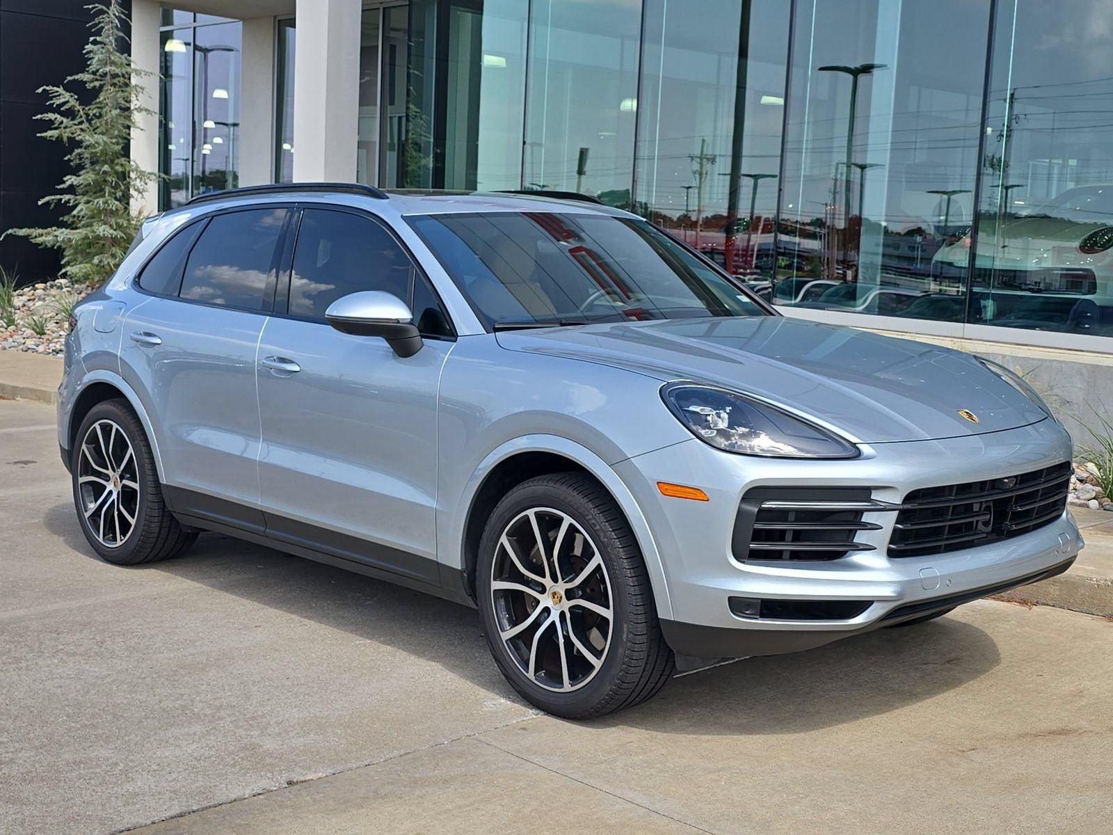 Certified 2023 Porsche Cayenne AWD/4WD image 9