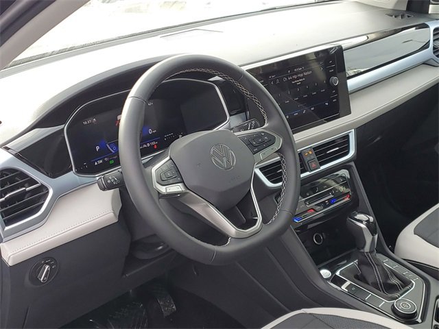 New 2026 Volkswagen Taos SE image 20