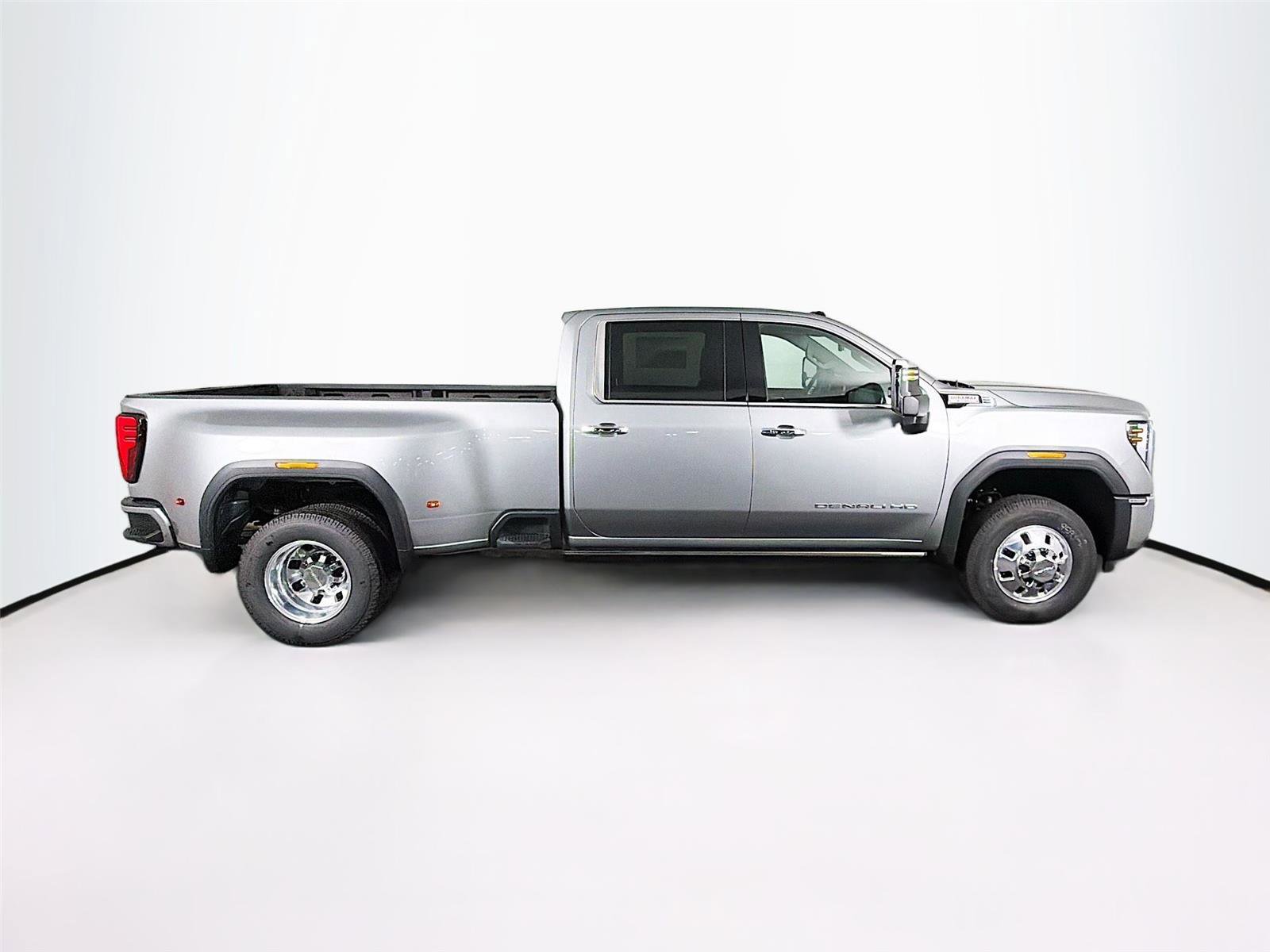 New 2026 GMC Sierra 3500 Denali w/ Denali Reserve Package image 8
