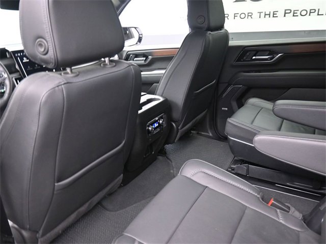 Used 2025 GMC Yukon XL Denali image 24