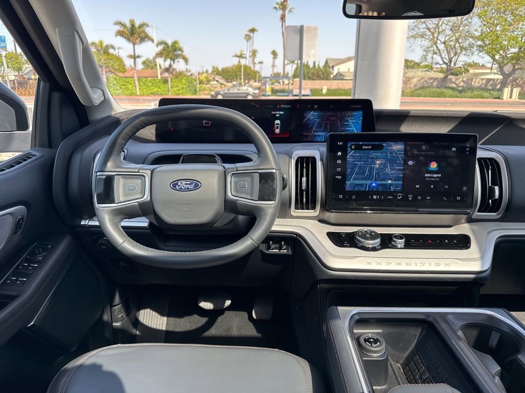 Used 2025 Ford Expedition Active AWD/4WD image 16
