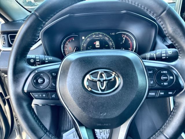 Used 2023 Toyota RAV4 XLE Premium image 23